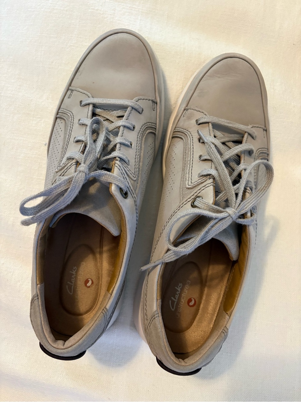 Clarks Men’s Gray Leather Lace-Up Shoes
